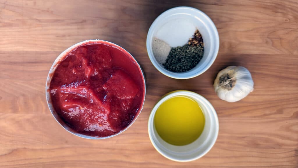 Homemade pizza sauce ingredients