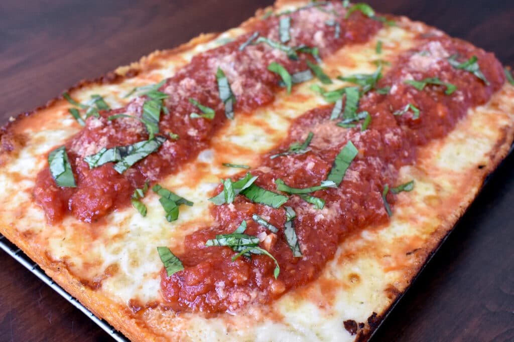 Detroit-style pan pizza - Le Coup de Grâce